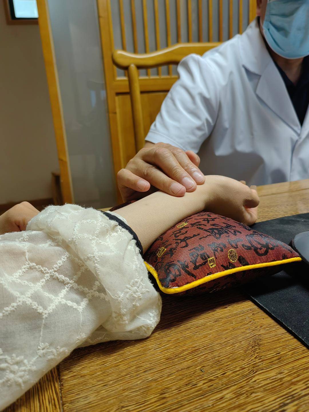 闭经引起的月经不调怎么办?新加坡贡方堂tcm丘保润催经方效果好!