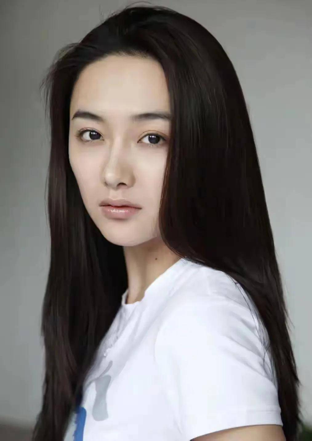 "气质女神"舒砚