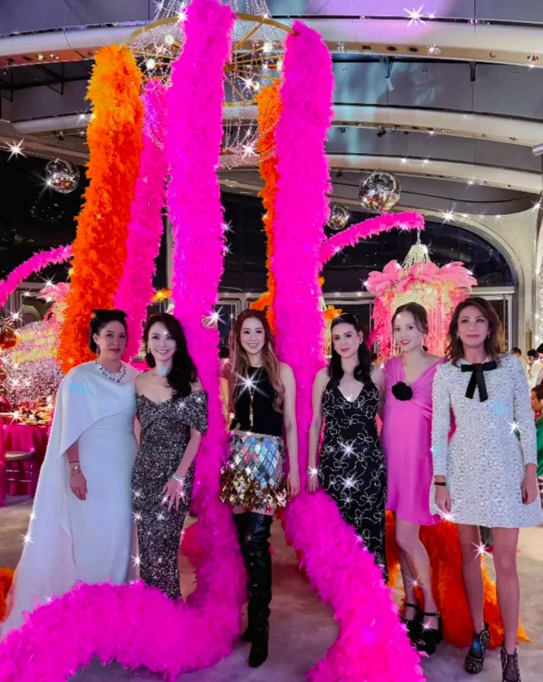 林建岳和子女新年聚餐,前妻谢玲玲与甄子丹任达华吕良伟等人庆祝