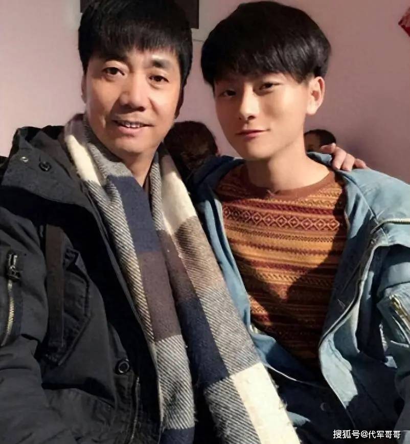 著名演员范明:我这辈子最正确的决定,就是娶了大6岁的二婚妻子