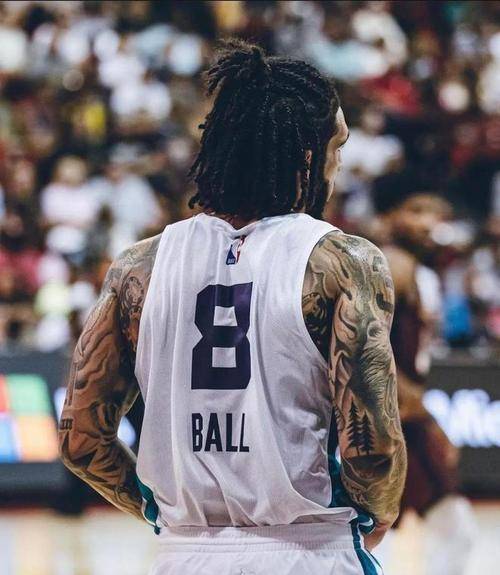 利安吉洛·鲍尔签约1300万,nba落选后的逆袭,家族背景成关键!