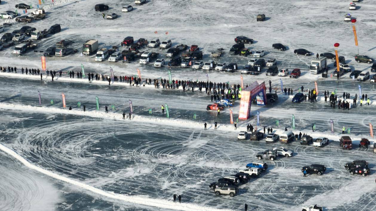 2025中国·鸡西兴凯湖冰雪汽车场地赛圆满落幕