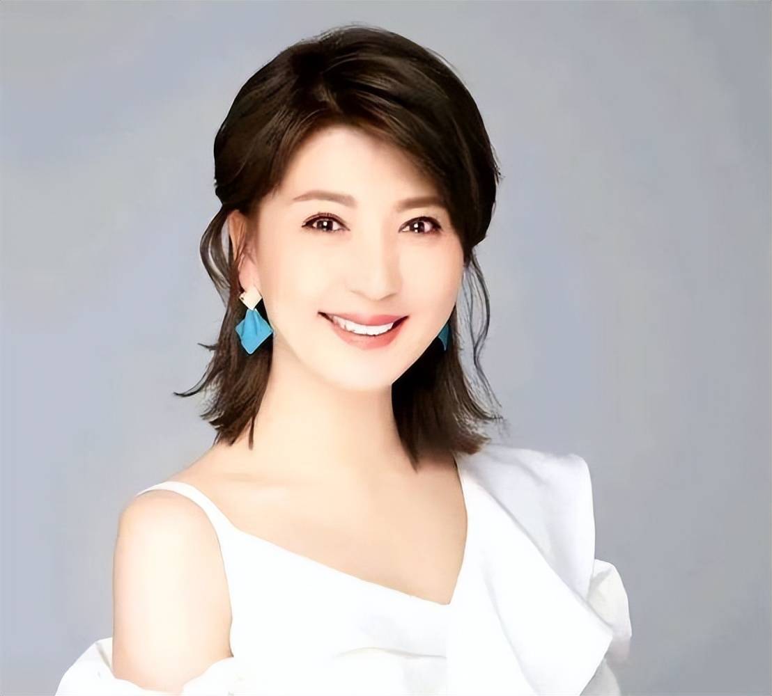 闫学晶:我这辈子最正确的决定,就是在45岁高龄为普通丈夫生子