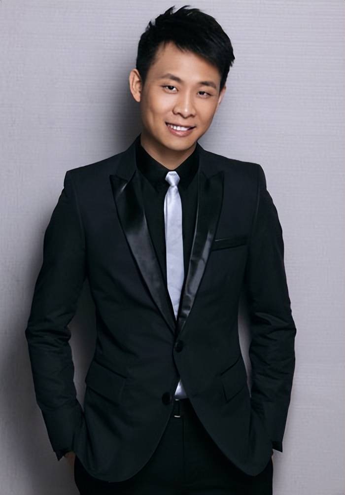 张译:我只要和她拍两口子的戏,她老公就抱孩子探班,真的很无语