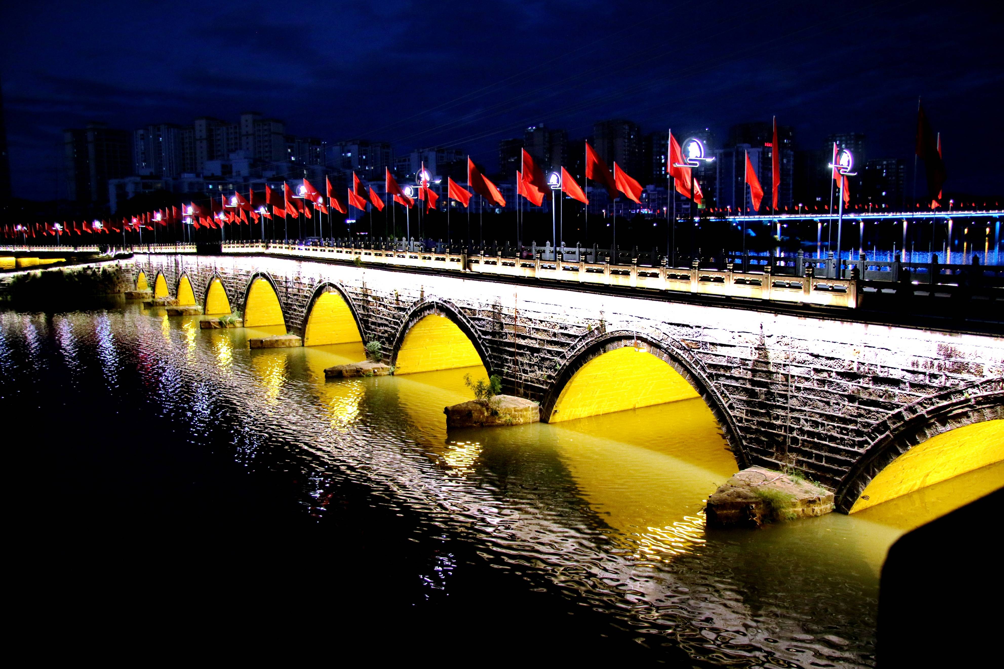 "单位4处(七曲山大庙,三线核武器研制基地旧址,卧龙千佛岩摩崖造像,李