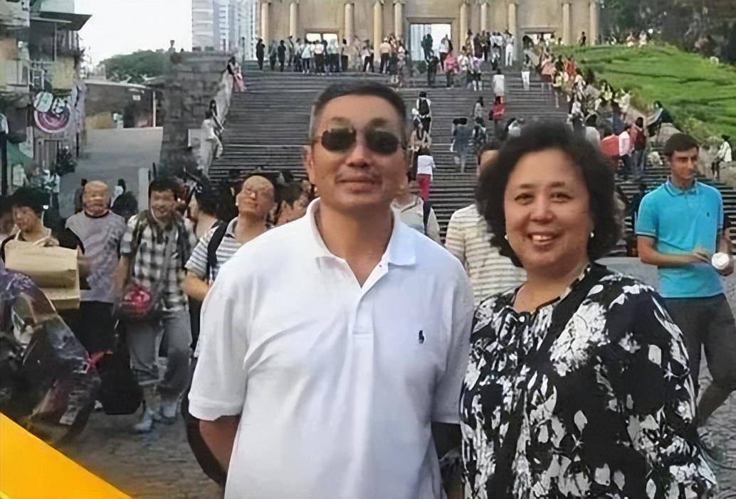 老戏骨杜源4岁与妻子相识结婚36年0绯闻今63岁家庭美满