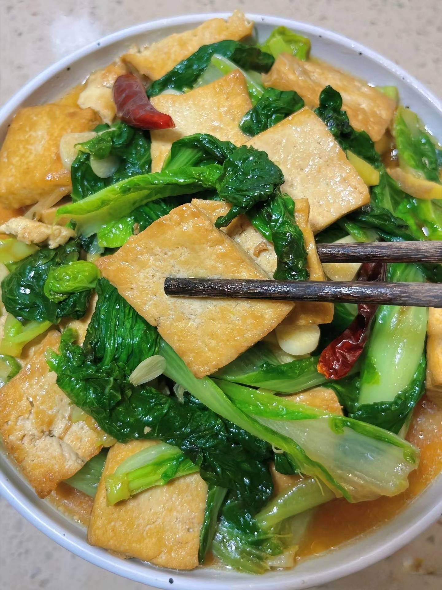 小白菜烧豆腐:低脂高蛋白,减肥好选择!