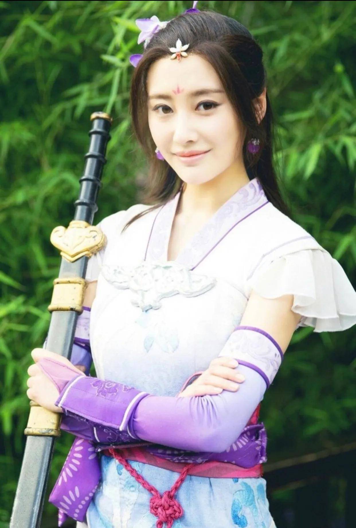 人气却远不如倪妮