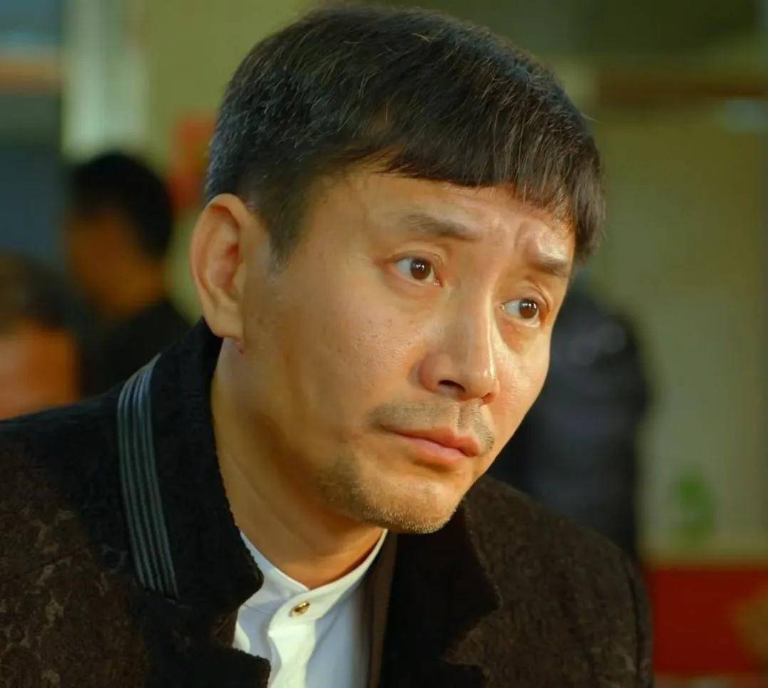 2001年,田小洁终于得到了一个机会,参演电视剧《激情燃烧的岁