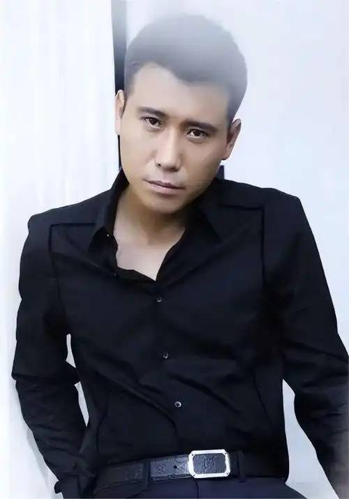 在感情生活方面,李乃文也是一个非常低调和负责的人.