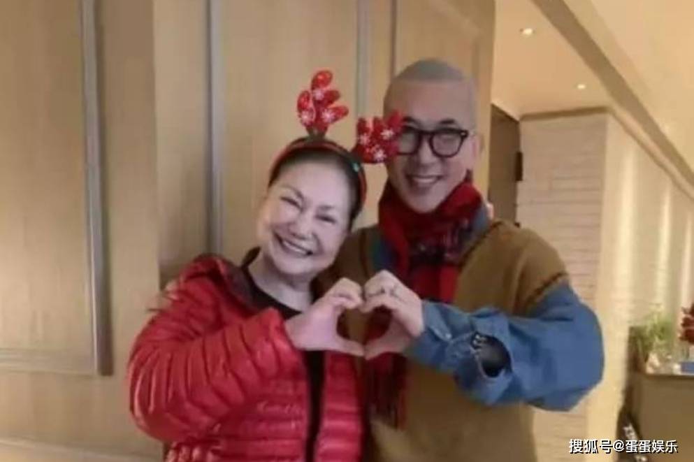 S妈与具俊晔新年合照曝光,相处融洽引发热议_婚姻_关系_家庭