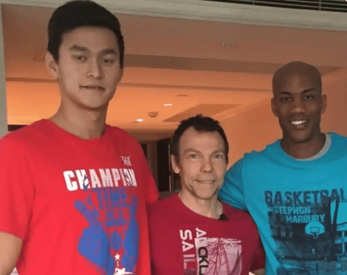 严正声明！马布里辟谣嗑药性侵，追究司机诽谤，易建联现身​