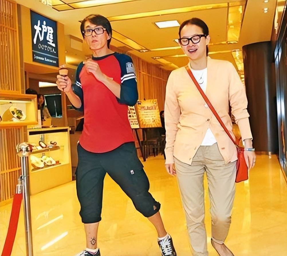 同居19年不结婚不生孩,51岁的曾宝仪活成这样,难怪曾志伟不催婚