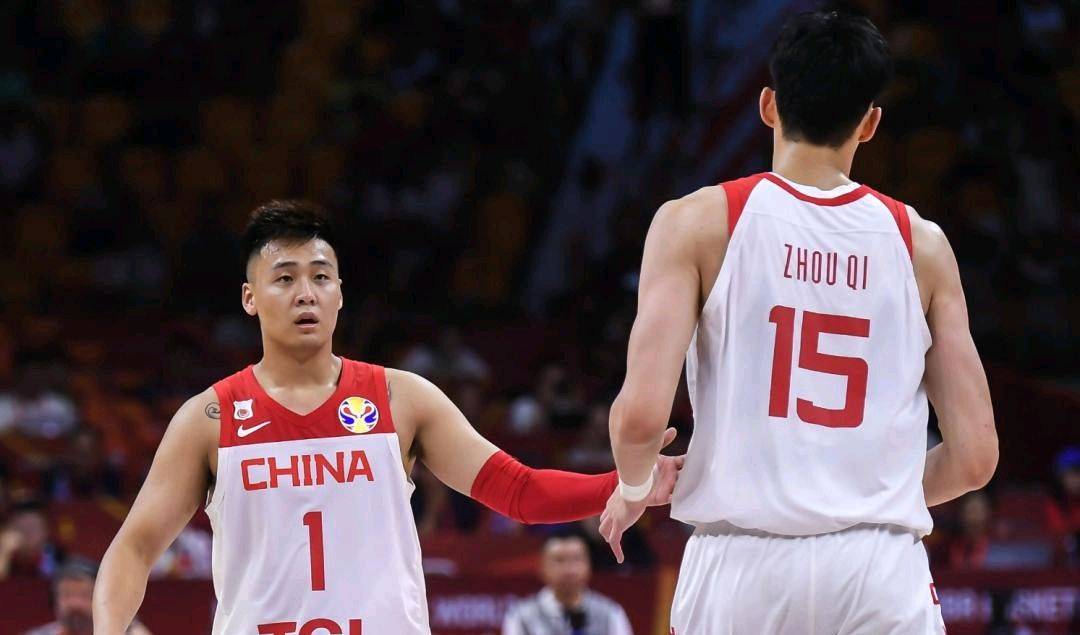 3选1！中国男篮新队长将揭晓，周琦与两后卫竞争，郭士强会选谁？