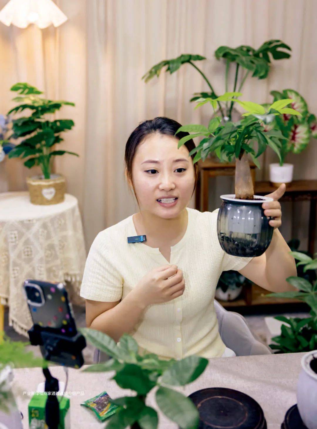 抖音电商：2024年农村电商的创业机会有哪些？农村电商十大创业方向-报告智库