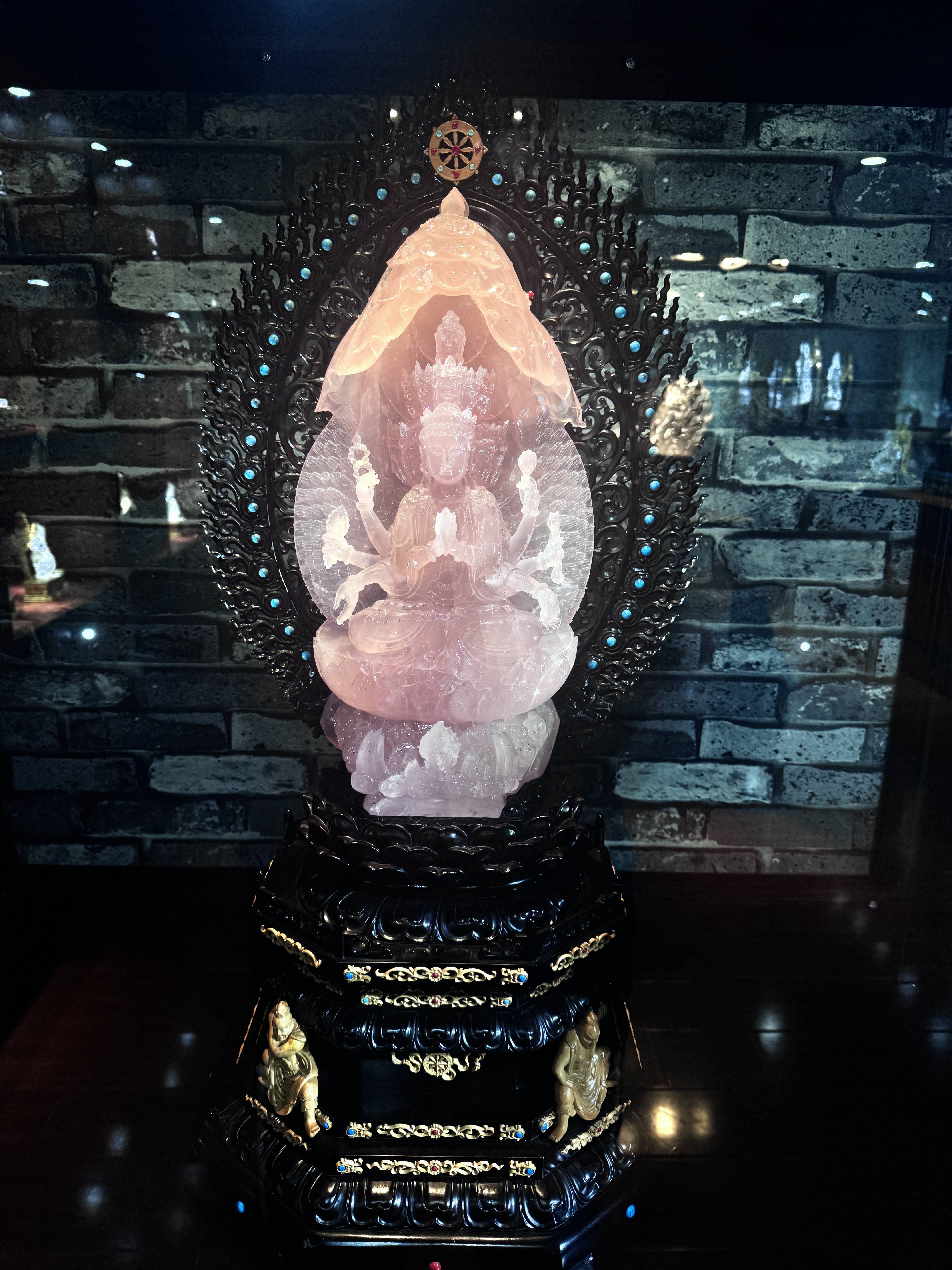 水晶雕刻作品设计与水晶本质特性的关系
