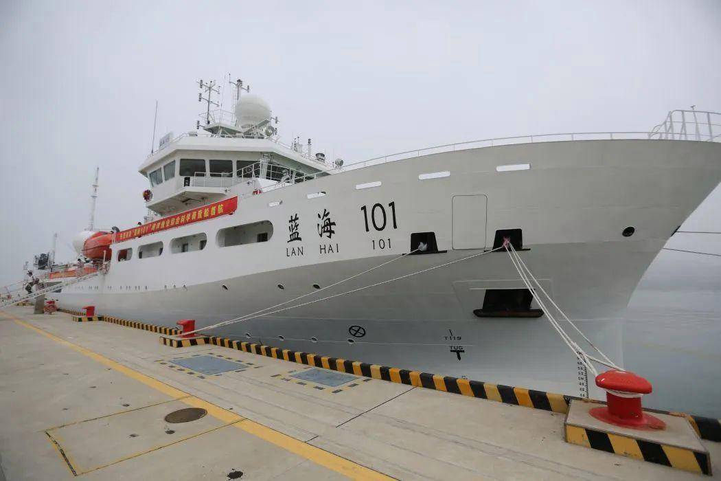 “蓝海”101号驶过巴拉巴克海峡：中国在南海的战略布局