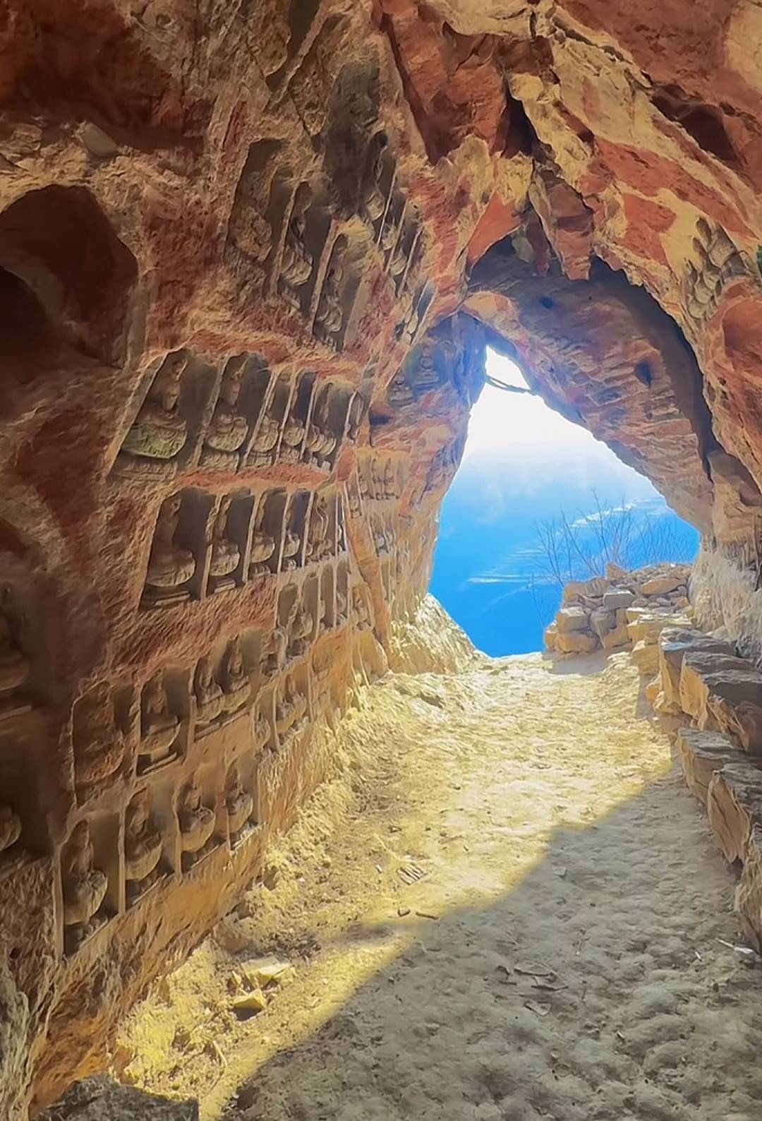 探秘邯郸武安贺进千佛洞:小众景点的魅力