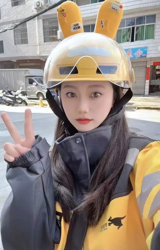 美团将为全职及稳定兼职骑手缴纳社保,构建和谐劳动关系