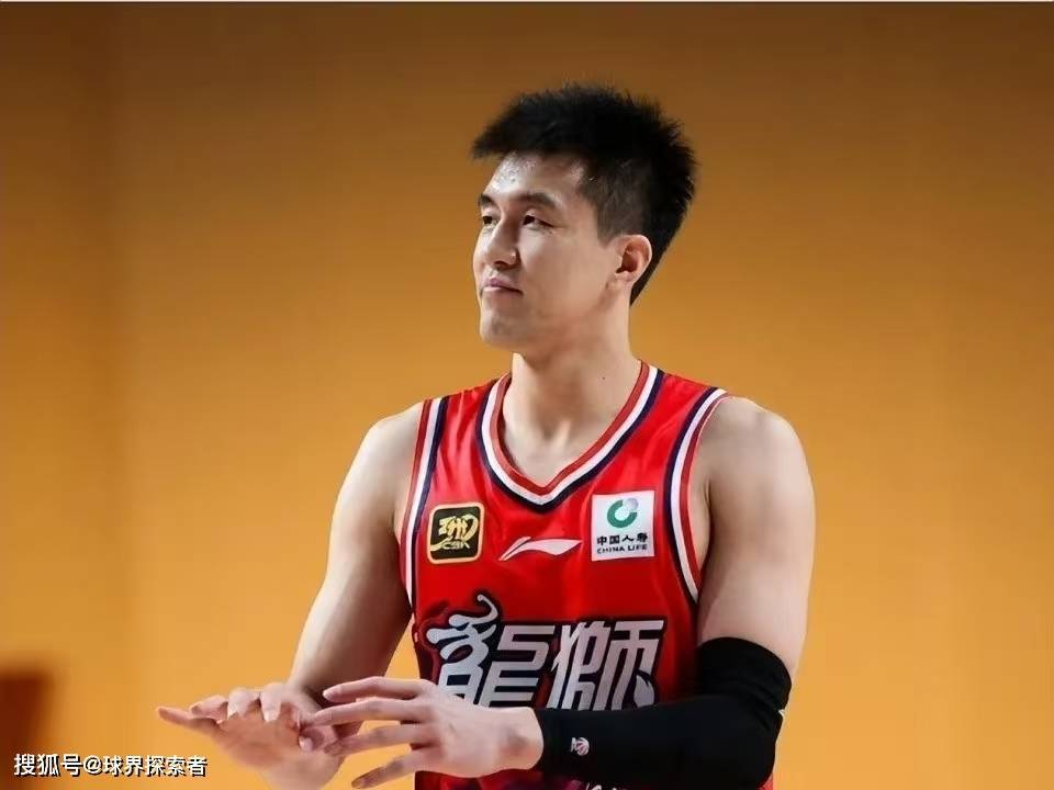 广州后卫郭艾伦训练中右眼受伤缝40多针，俱乐部回应将保障其康复