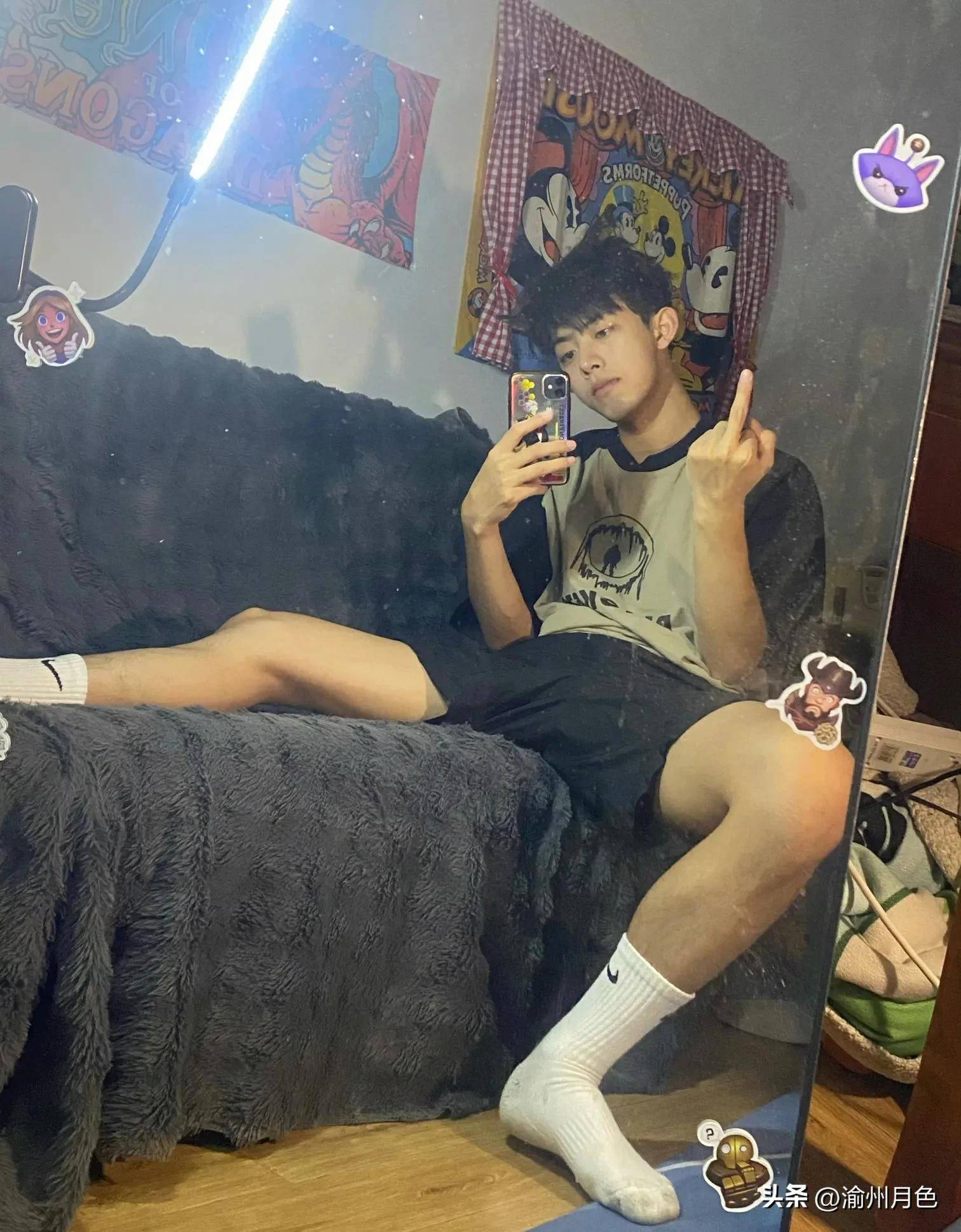 00后的白袜体育生,碎片生活照像不像现实中的你