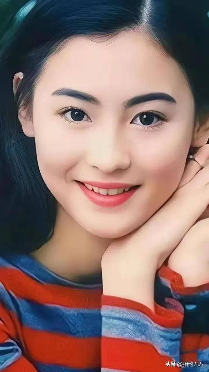 张柏芝不愧是内娱第一美女,45岁出席活动,风采依旧不减当年