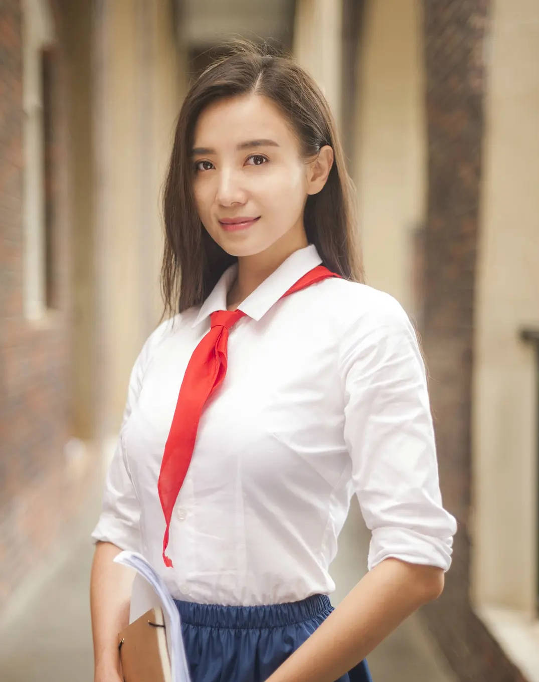 陈龙:娶小8岁娇妻,儿子也跟她姓,她到底有何魅力?