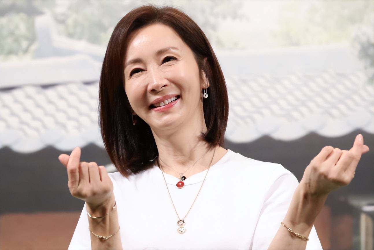 看了电视才发现,24岁嫁大九岁丈夫,称不后悔