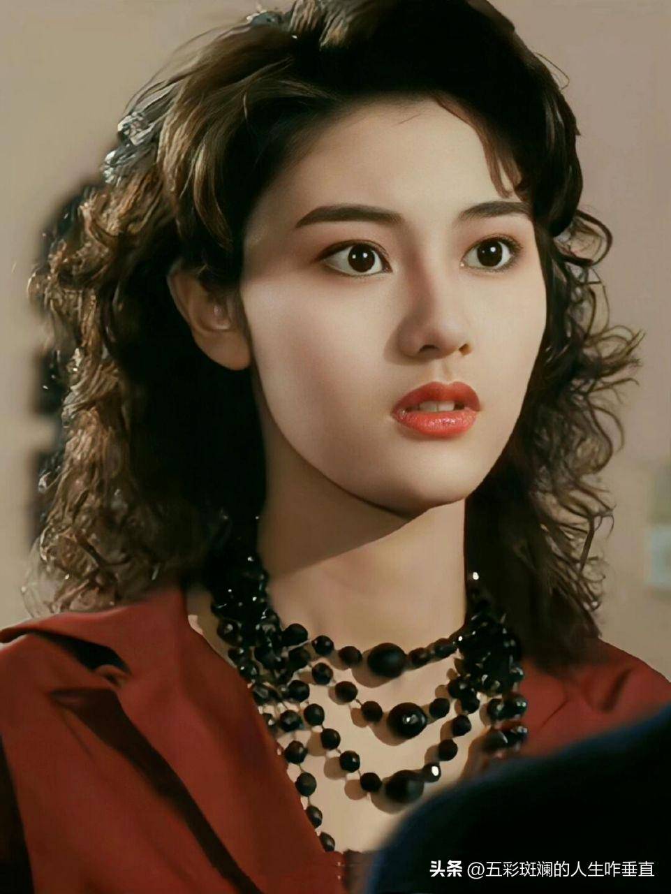 54岁香港第一美人李嘉欣,容貌智商一流,嫁豪门16年后她后悔吗?