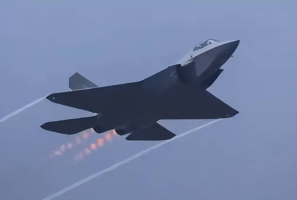 解析歼 - 35A：中国空军实力崛起的关键，中国歼 - 35A战斗机：对美空军优势的挑战