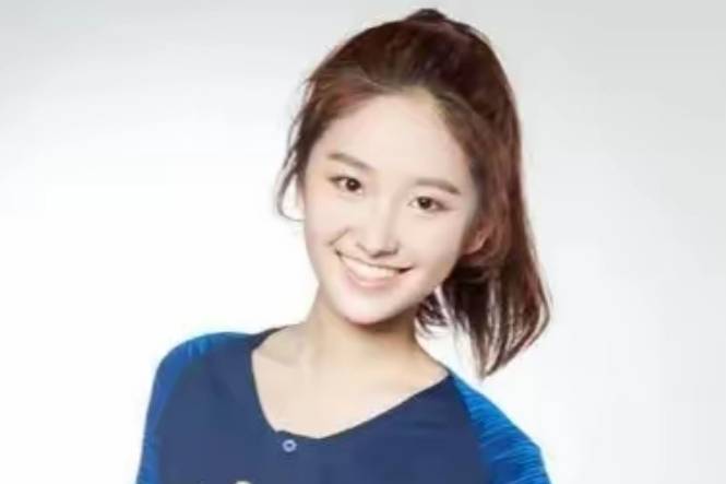 从“西瓜妹”到央视名嘴:严尚嘉的华丽蜕变与坚持之路