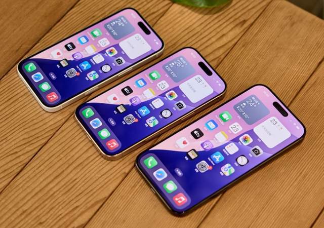 特朗普关税促使苹果产能转移？iPhone等产品仍将依赖中国制造，苹果响应特朗普关税政策：5000亿投资背后的玄机