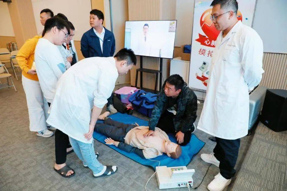 探秘弗我智能制造：东莞产业工人的科普盛宴，东莞企业的科普之旅：产业工人科学素质提升活动走进弗我智能