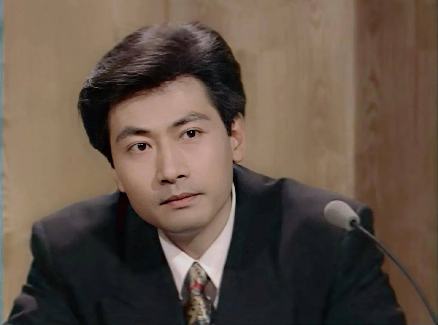 陆剑民:娶了歌唱家胡月,婚后生一女,撮合父母复婚