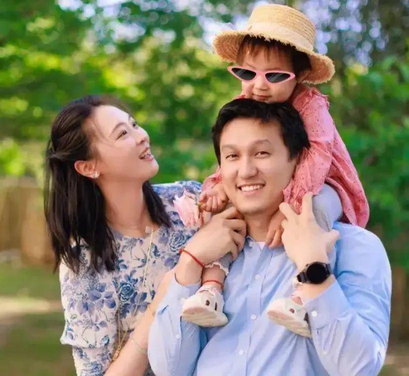 杨臻博_穿着_蛋糕