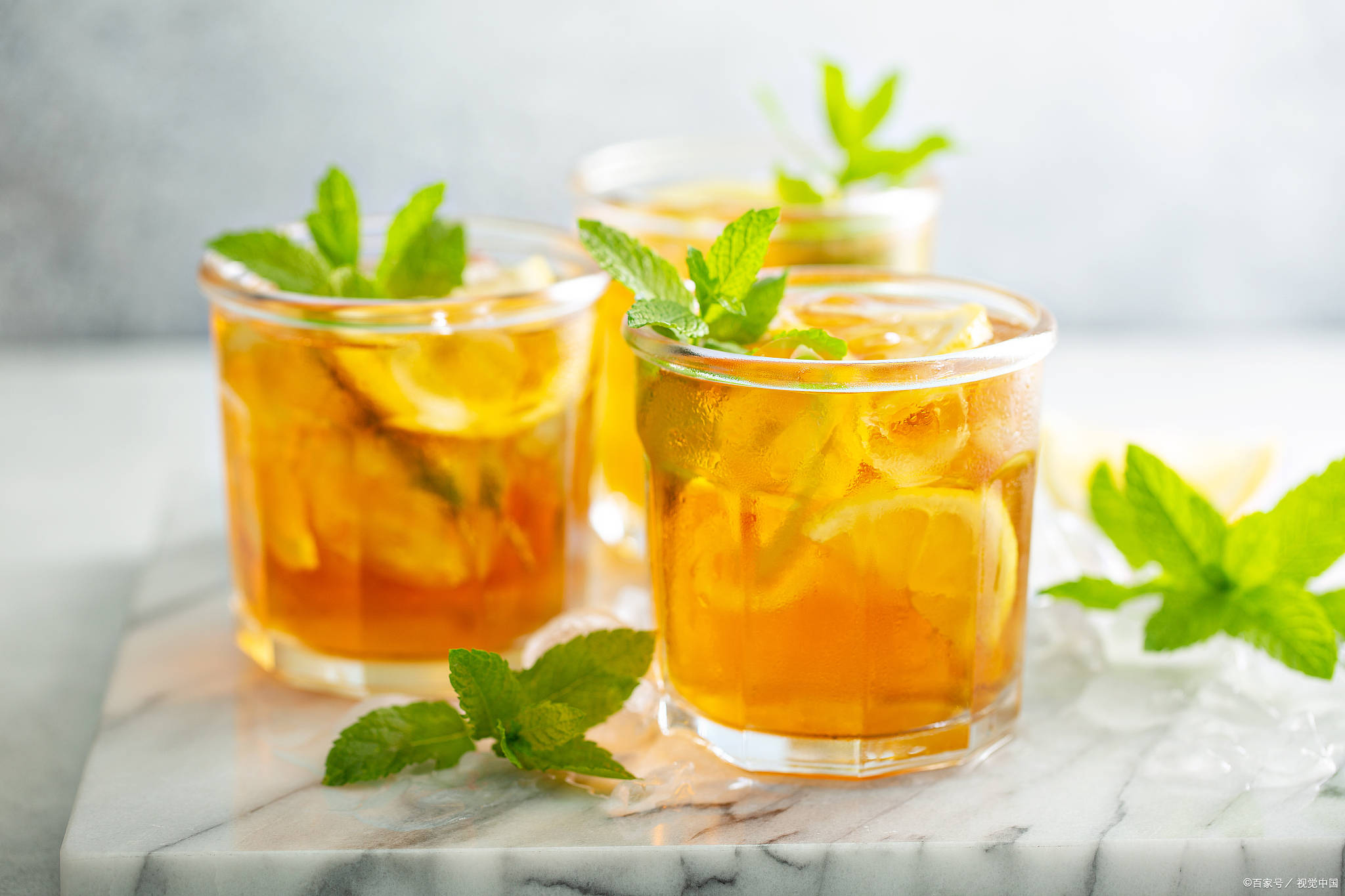 柚子与蜂蜜(柚子蜂蜜茶的做法与功效) 柚子与蜂蜜(柚子蜂蜜茶的做法与功效)