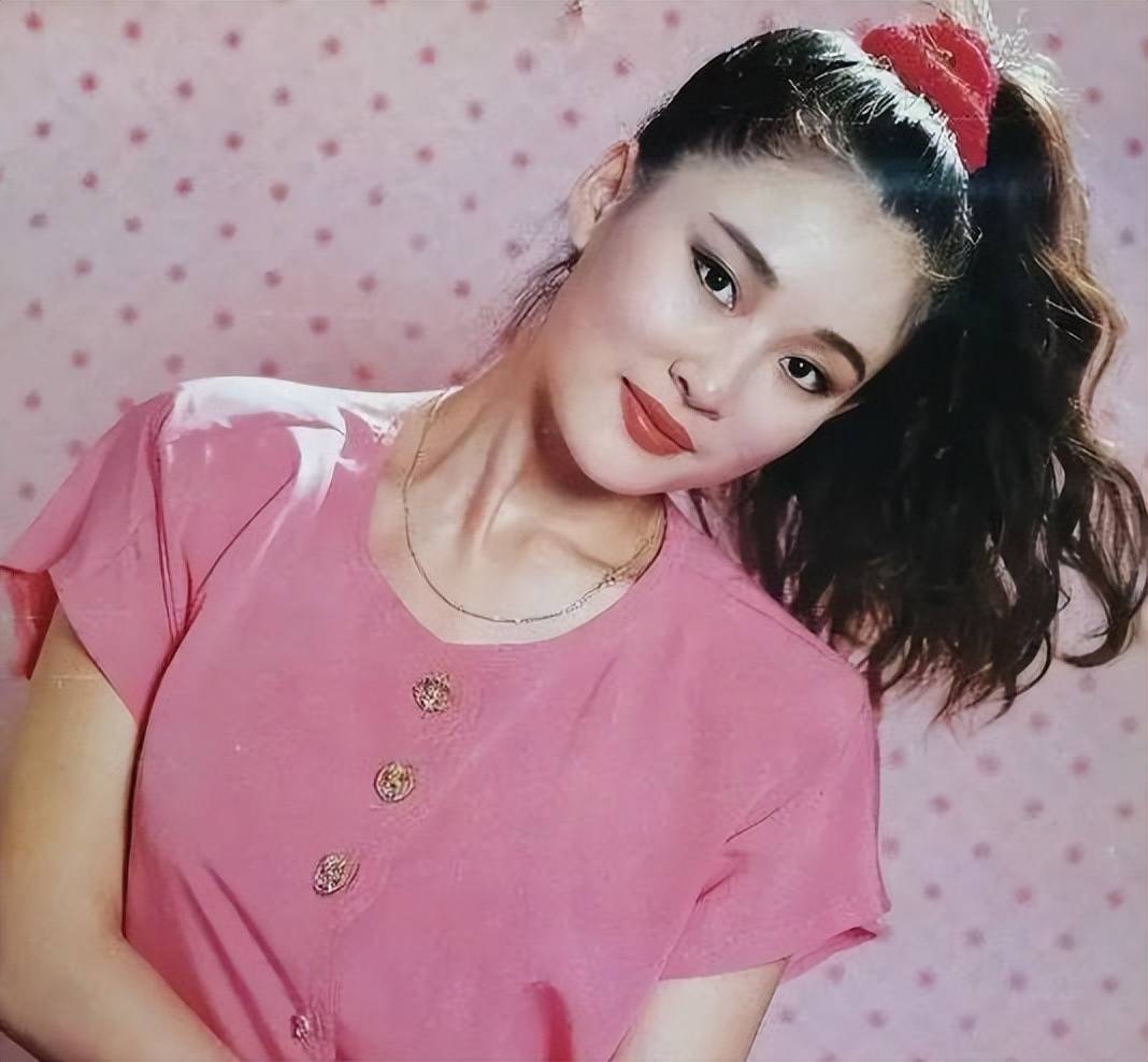 她是90年代最迷人的女演员,25岁爆红,33岁因敬业被骂到退圈