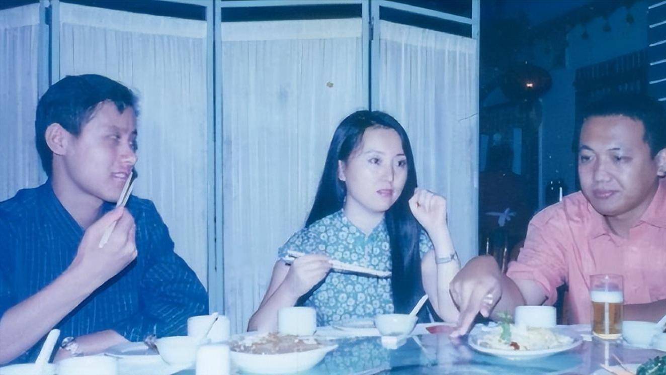 陈晓旭丈夫郝彤:秘密还俗再娶妻,他可曾记得当初的誓言?