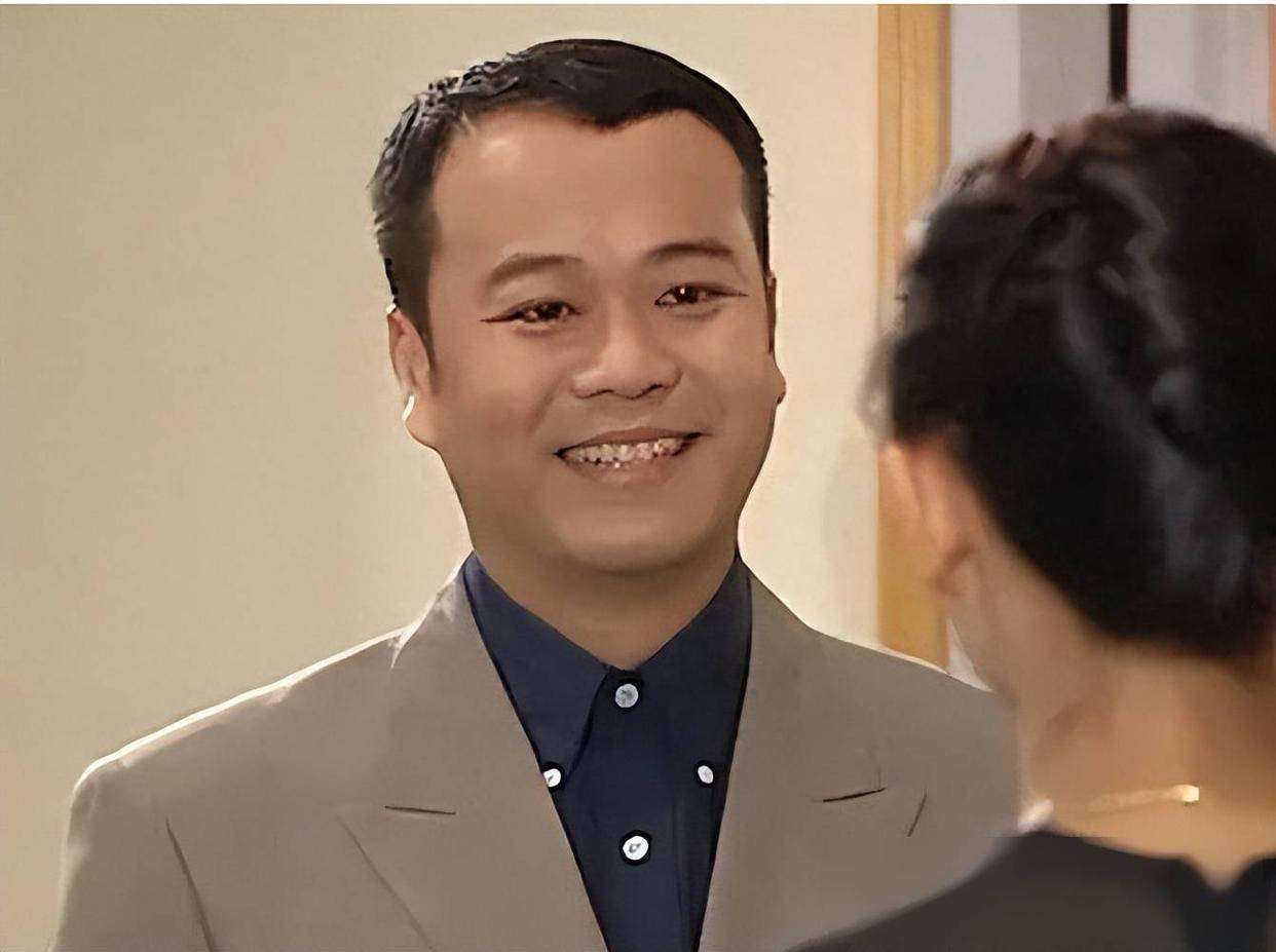 欧阳震华可是tvb的镇台之宝,电视剧的收视福将