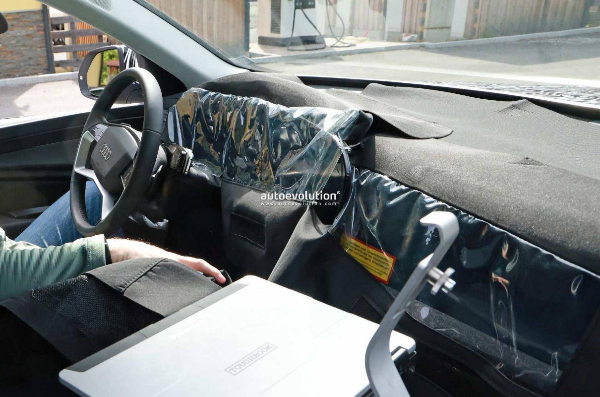 新一代奥迪Q7曝光,外观更大气,更换全新内饰,值得期待吗?_搜狐汽车_搜狐网