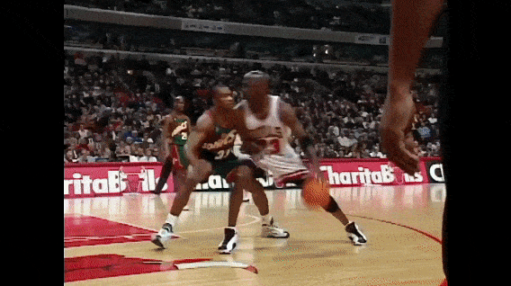 联防围城,乔丹能否被限制?篮球之神破解现代防守迷局解析