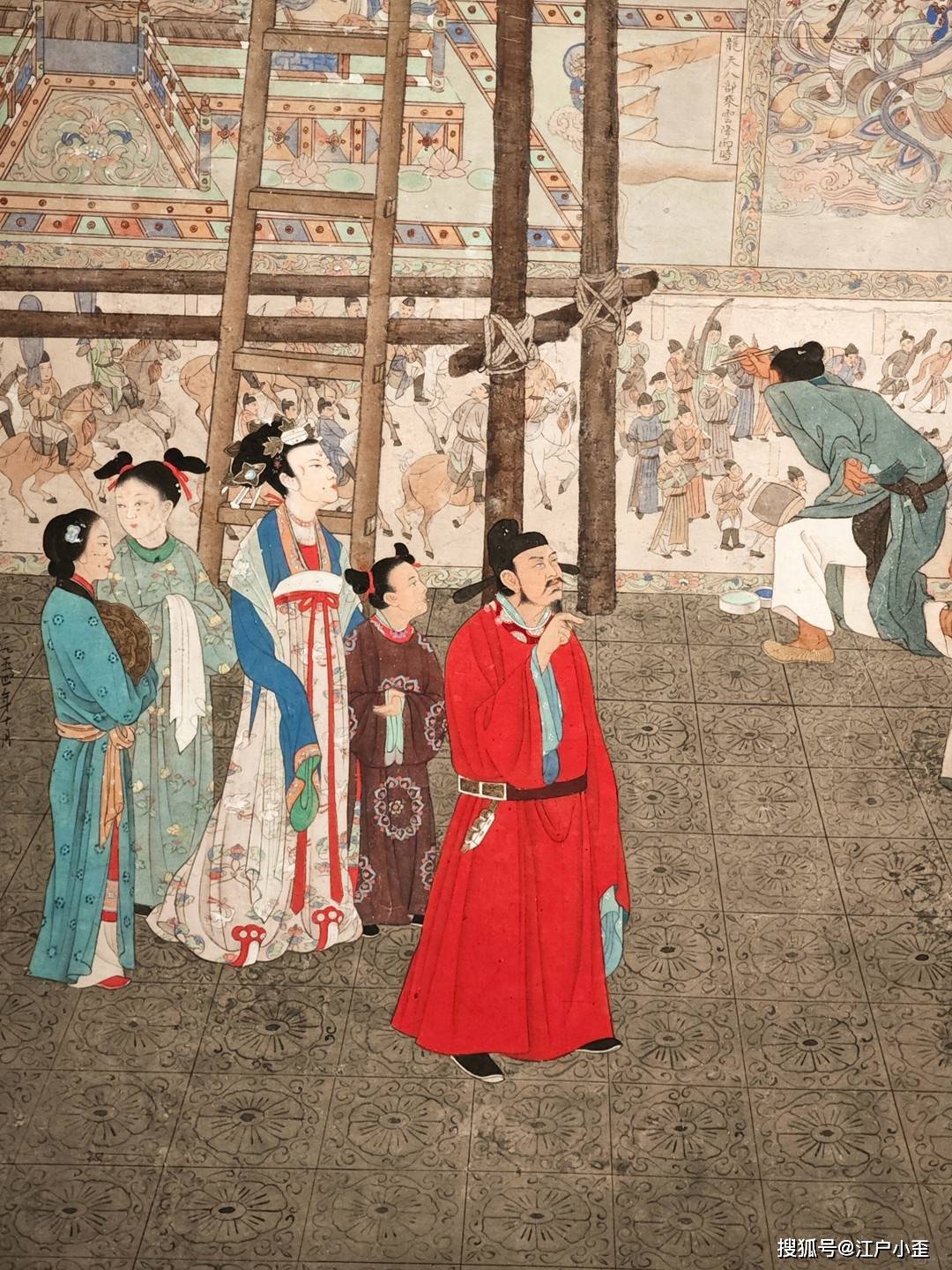 潘先生谈到仕女也要符合石窟中神秘庄严的氛围需婉丽