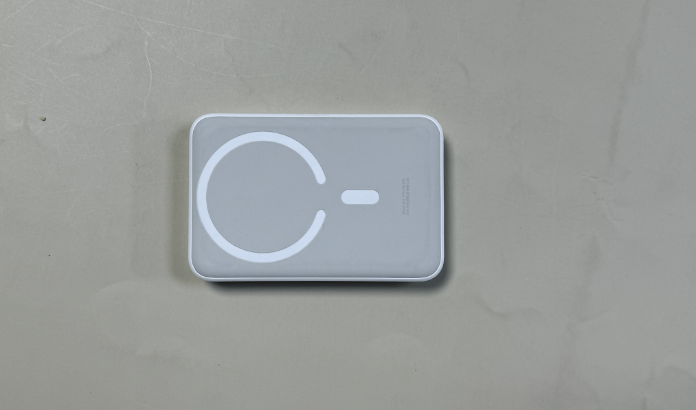 苹果磁吸充电宝哪个牌子好？2025年公认最建议买的充电宝品牌推荐