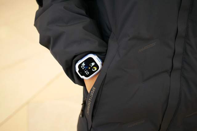 REDMI儿童手表评测：可戴可挂，微信护城河，守护孩子成长每一步