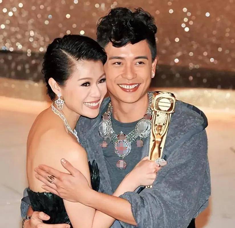 从黄宗泽到现任，胡杏儿的恋爱婚姻为何如此坎坷？，胡杏儿老公夜店风流照曝光，婚姻危机一触即发！
