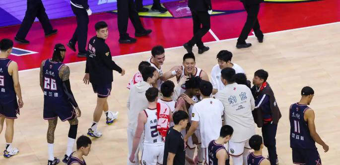 广东骑兵末节崛起，关键先生连砍6分，杜锋着重培养他