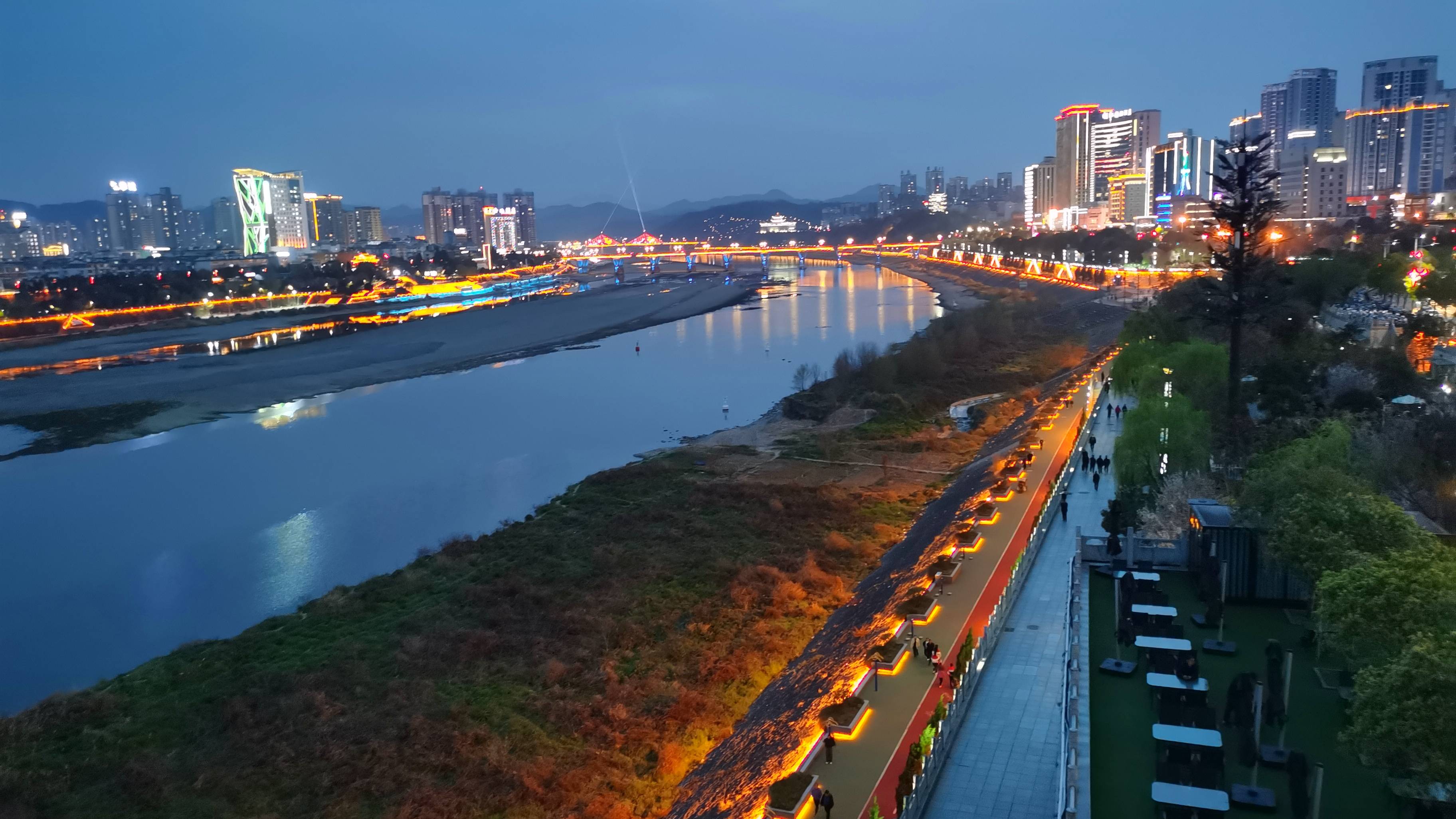 安康一江两岸夜景
