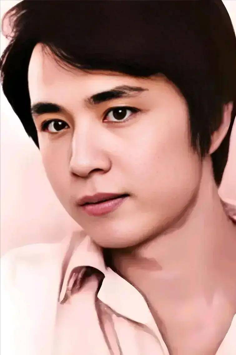 1984年,"唐僧"徐少华年轻时照片,26岁的他眉清目秀,仪表堂堂