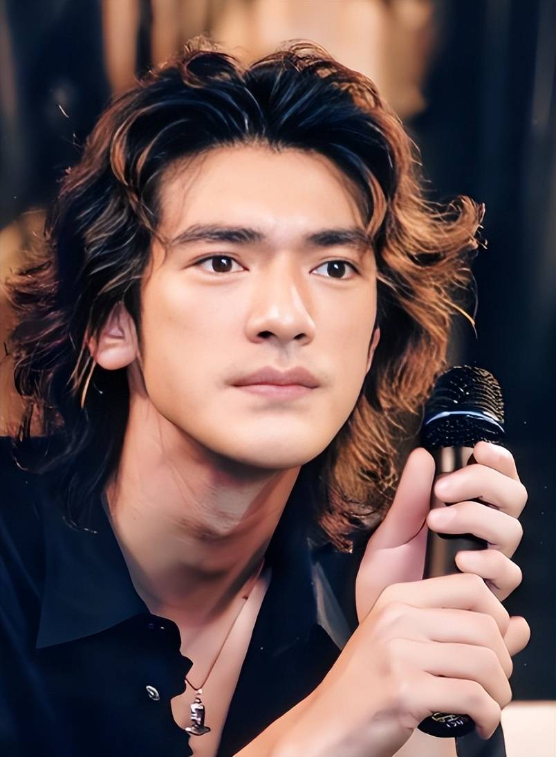 原创帅成亚洲第一因为长相烦恼的金城武如今过得还好吗