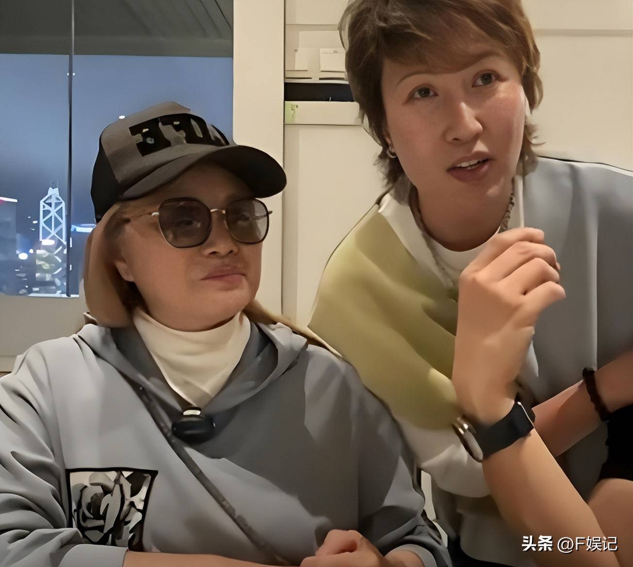 陶大宇与恋爱多年的女友已低调结婚太太罕见露面甜笑默认是陶太